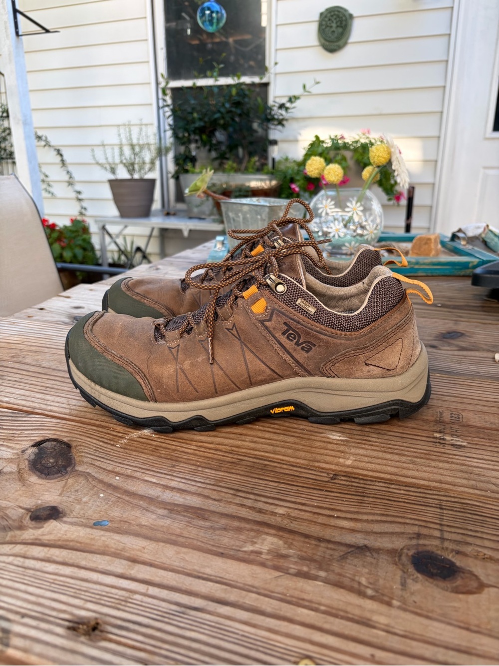 Teva Men’s 10.5 Leather Hiking Shoes eVent Waterproof Vibram Brown 1018742